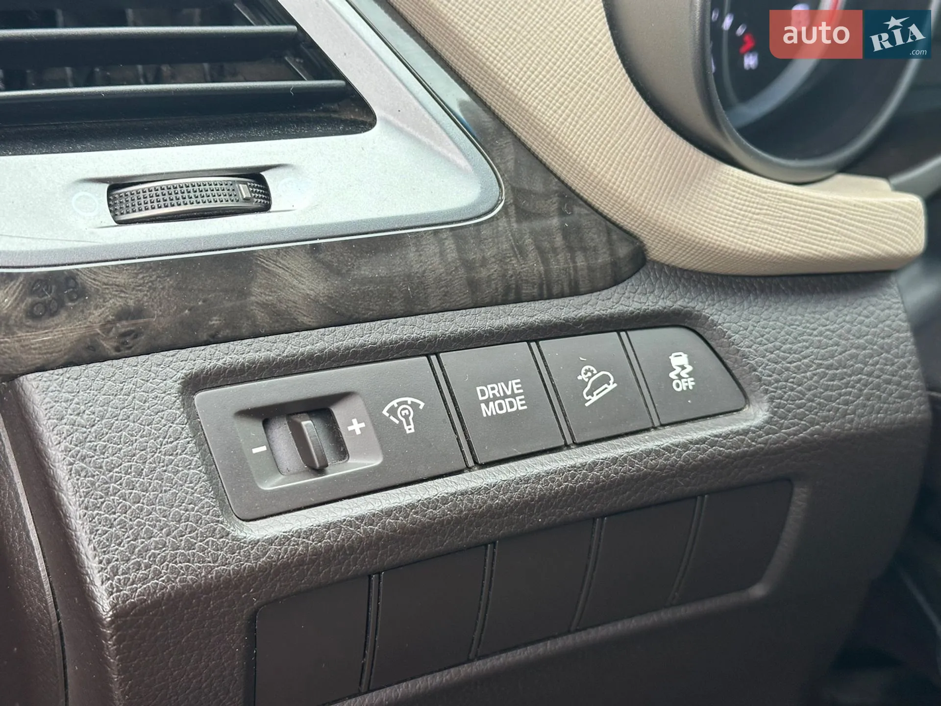 2017 Hyundai Santa Fe - мініатюра 31