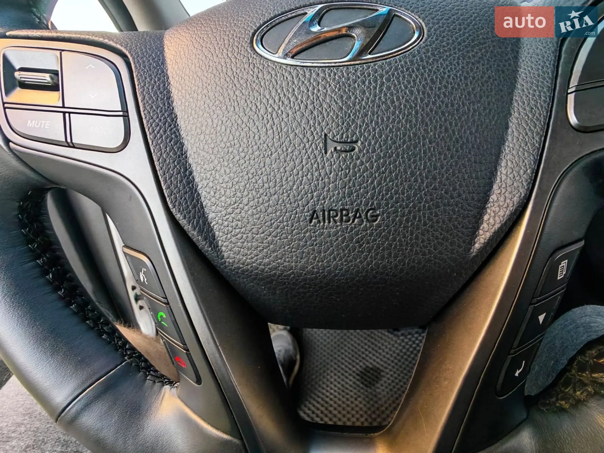 2015 Hyundai Santa Fe - мініатюра 36