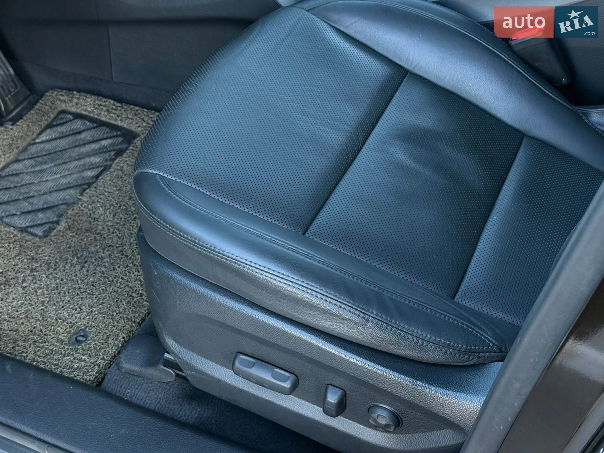 2016 Hyundai Santa Fe - мініатюра 31