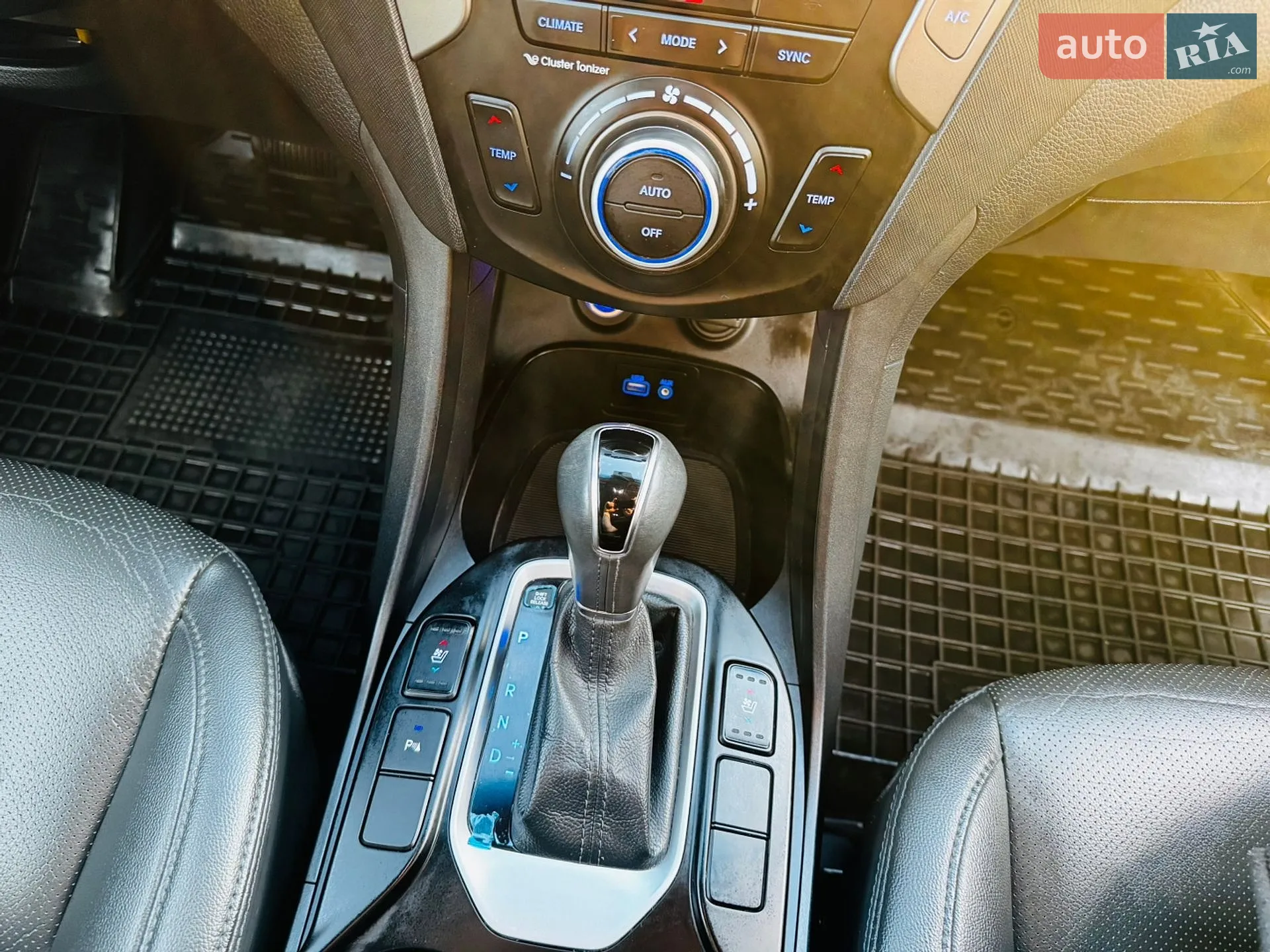 2016 Hyundai Santa Fe - мініатюра 40