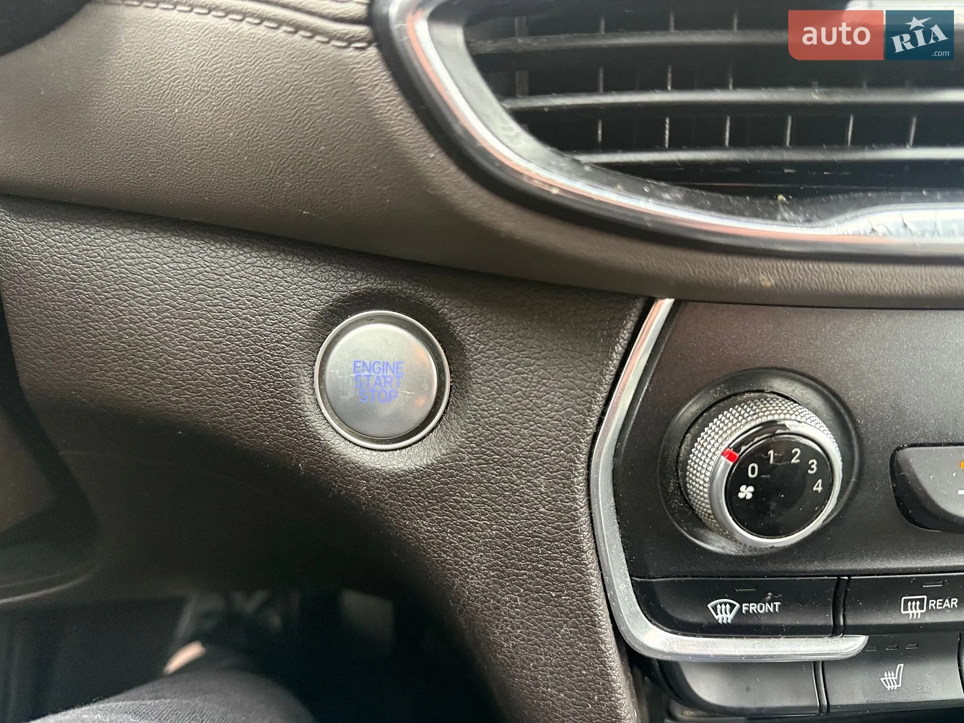 2019 Hyundai Santa Fe - мініатюра 23