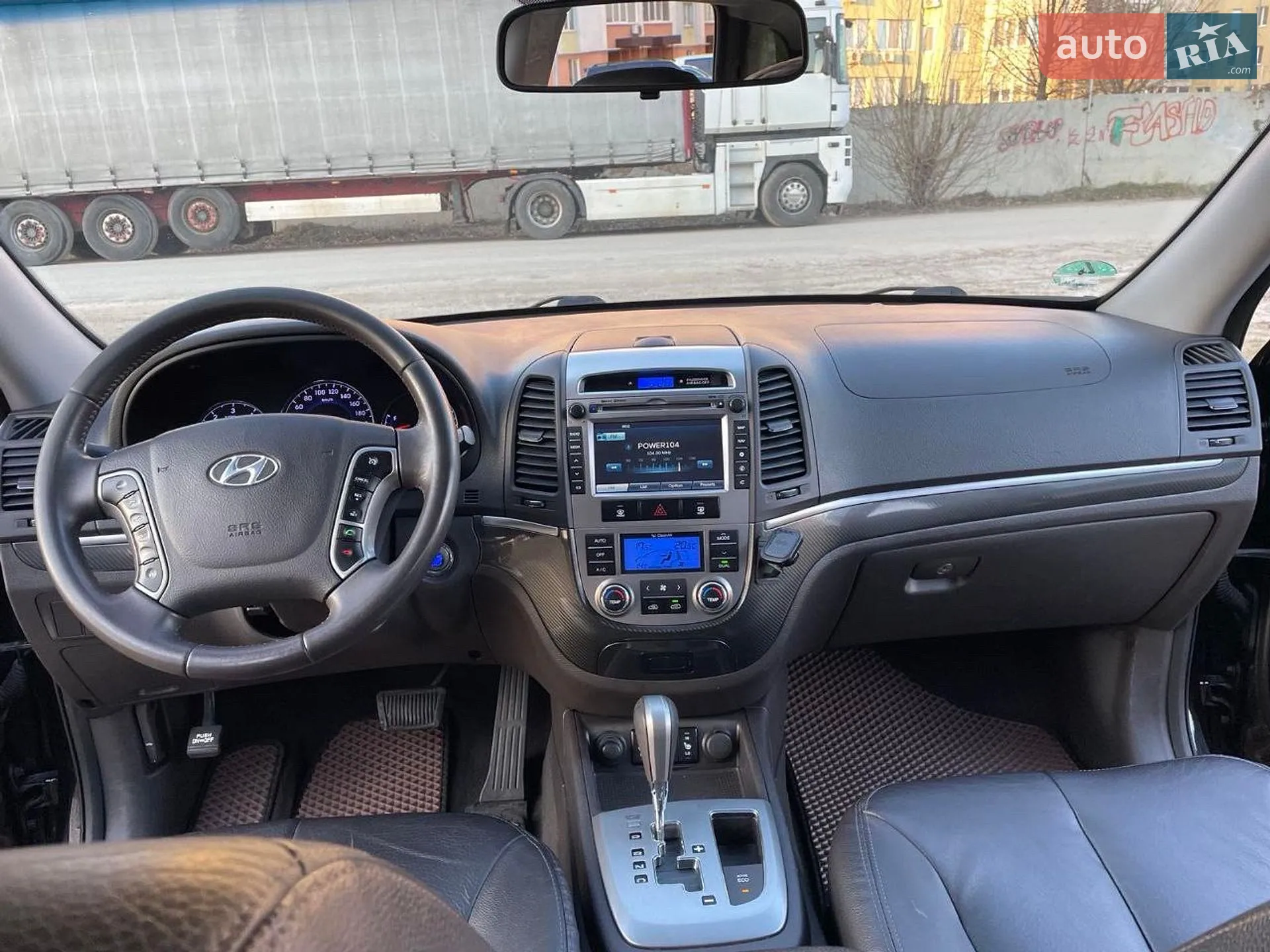 2011 Hyundai Santa Fe - мініатюра 12