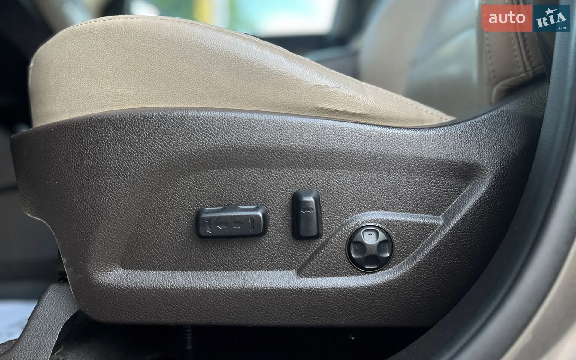 2014 Hyundai Santa Fe - мініатюра 19