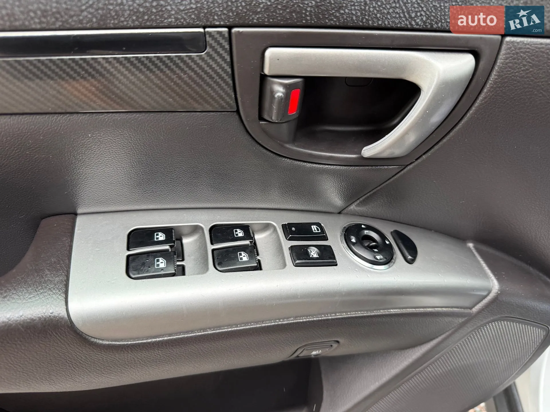 2012 Hyundai Santa Fe - мініатюра 27