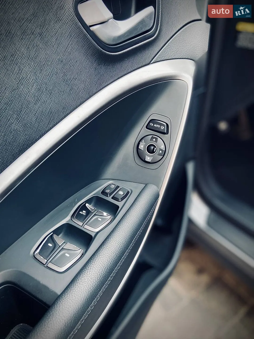 2016 Hyundai Santa Fe - мініатюра 18