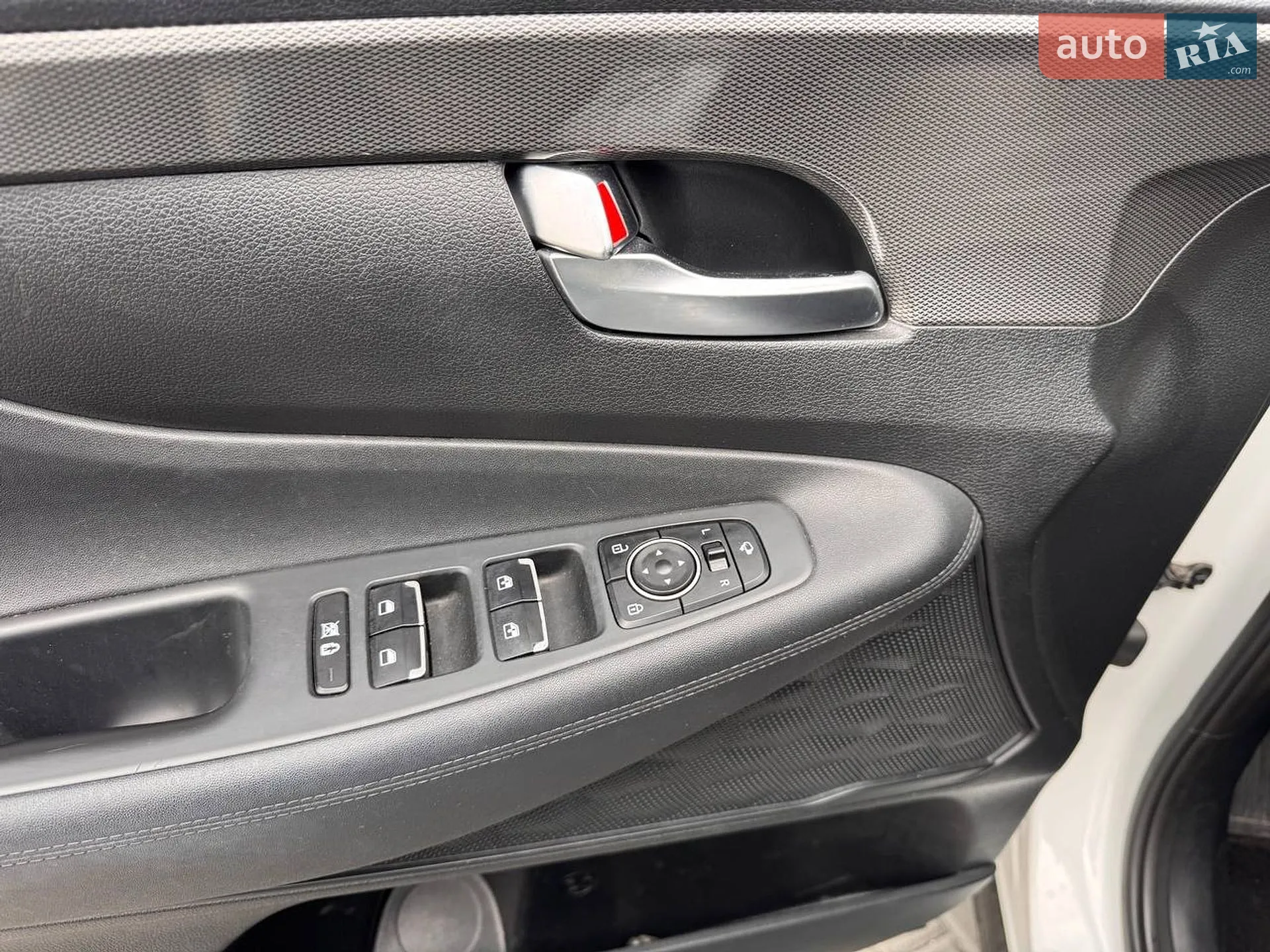 2018 Hyundai Santa Fe - мініатюра 17
