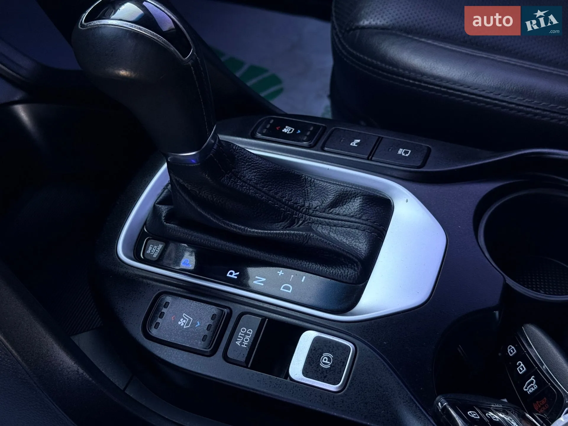 2016 Hyundai Santa Fe - мініатюра 31