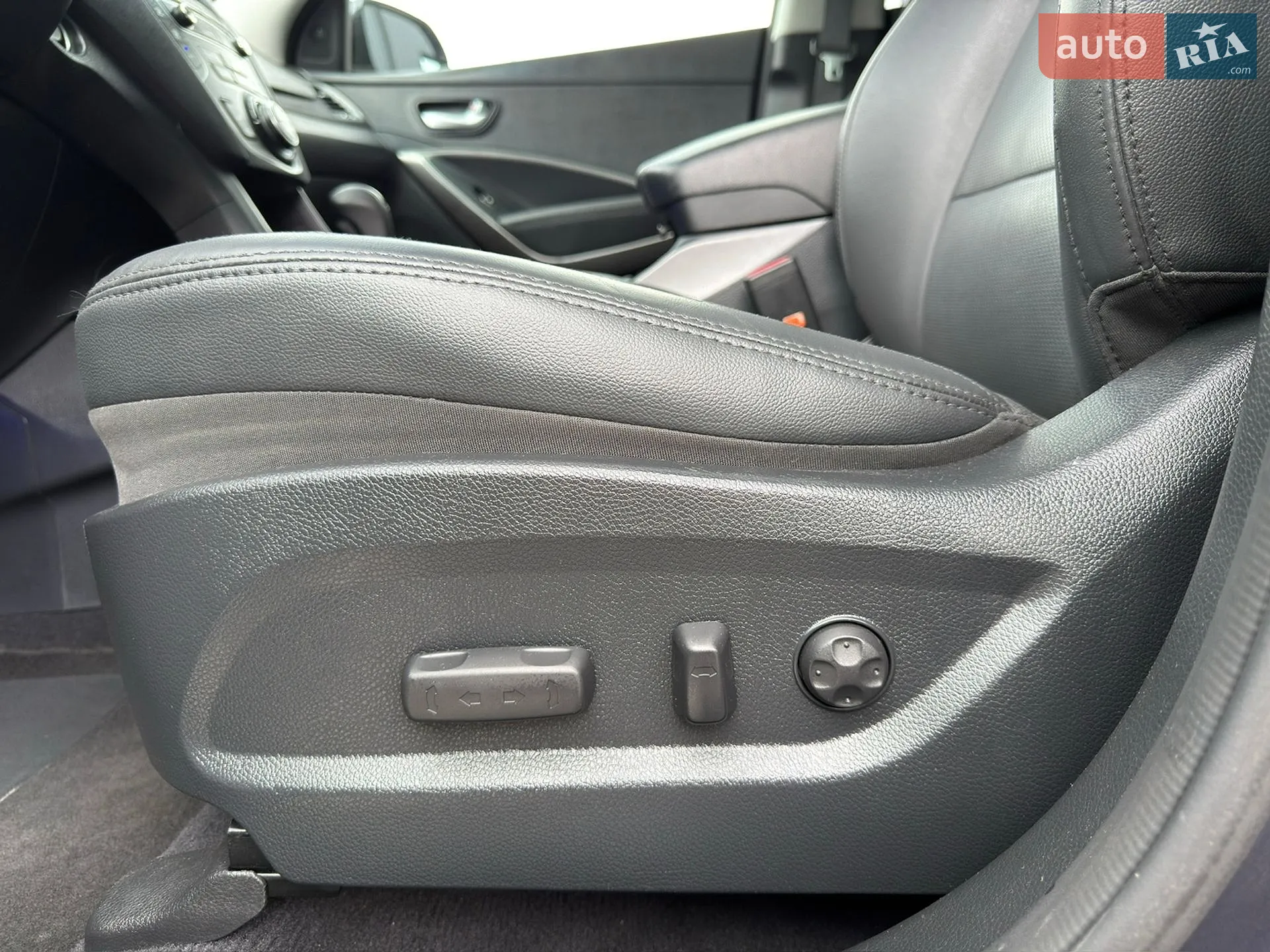 2016 Hyundai Santa Fe - мініатюра 27