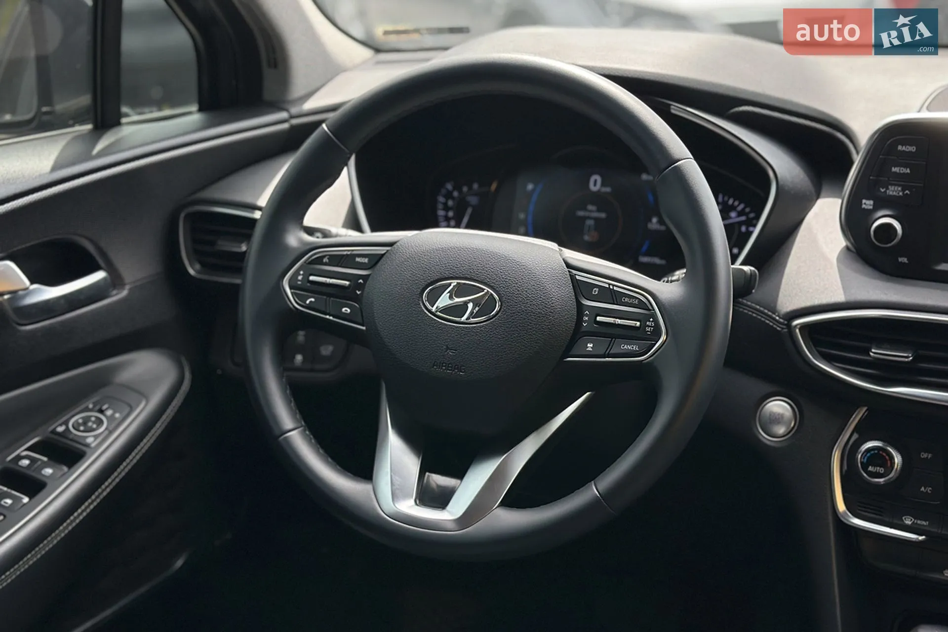 2019 Hyundai Santa Fe - мініатюра 24