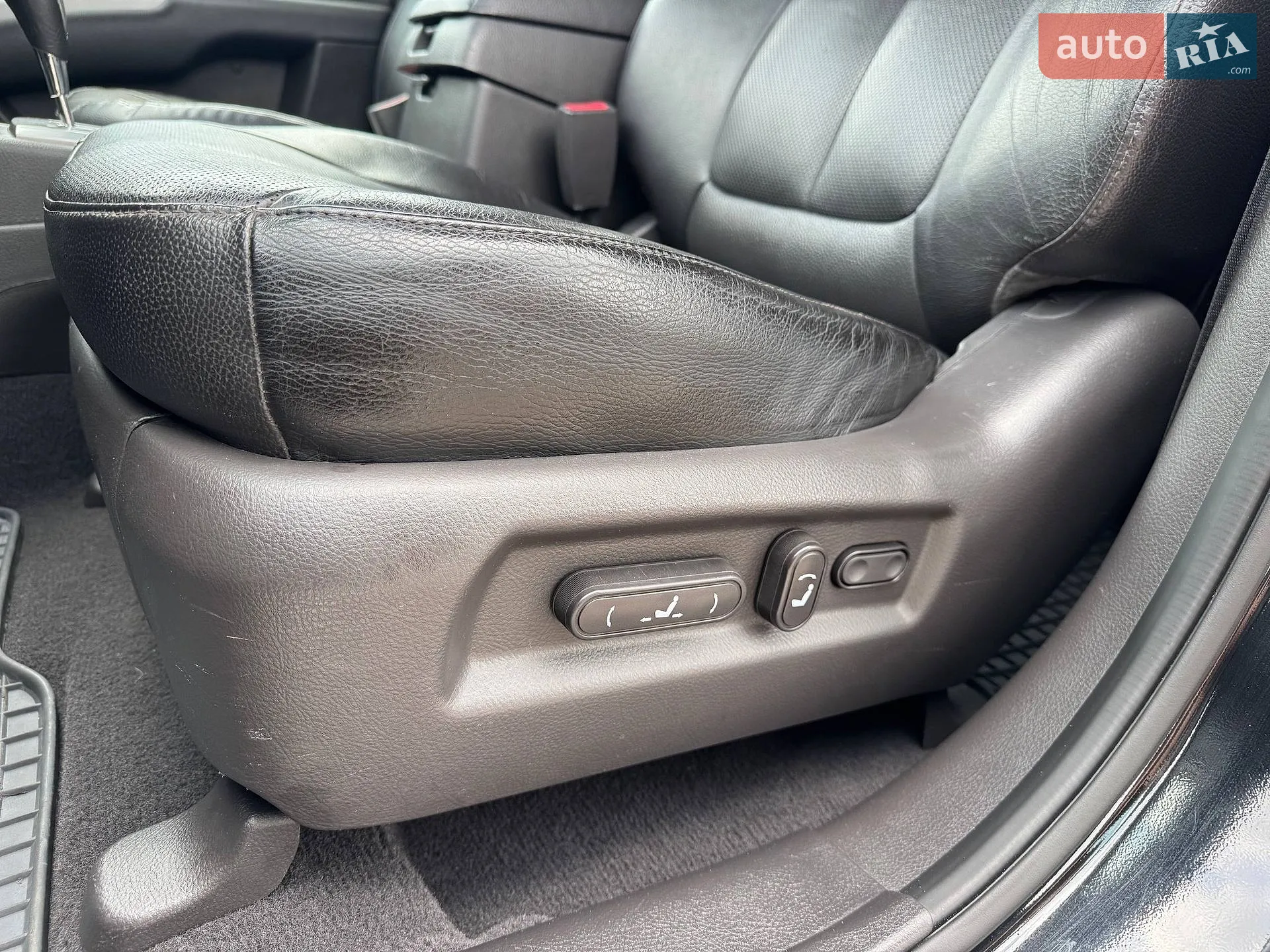 2011 Hyundai Santa Fe - мініатюра 9
