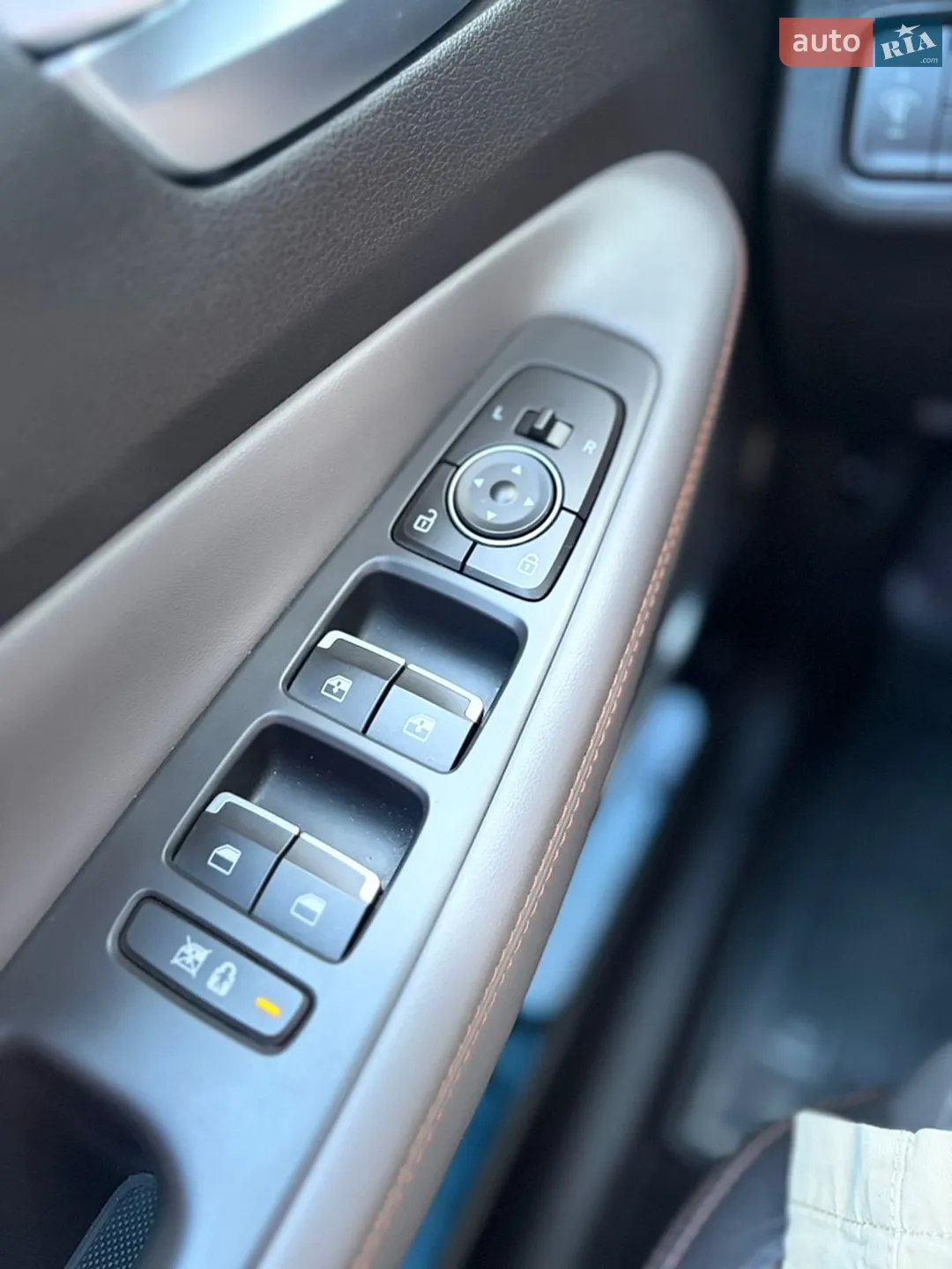2020 Hyundai Santa Fe - мініатюра 27
