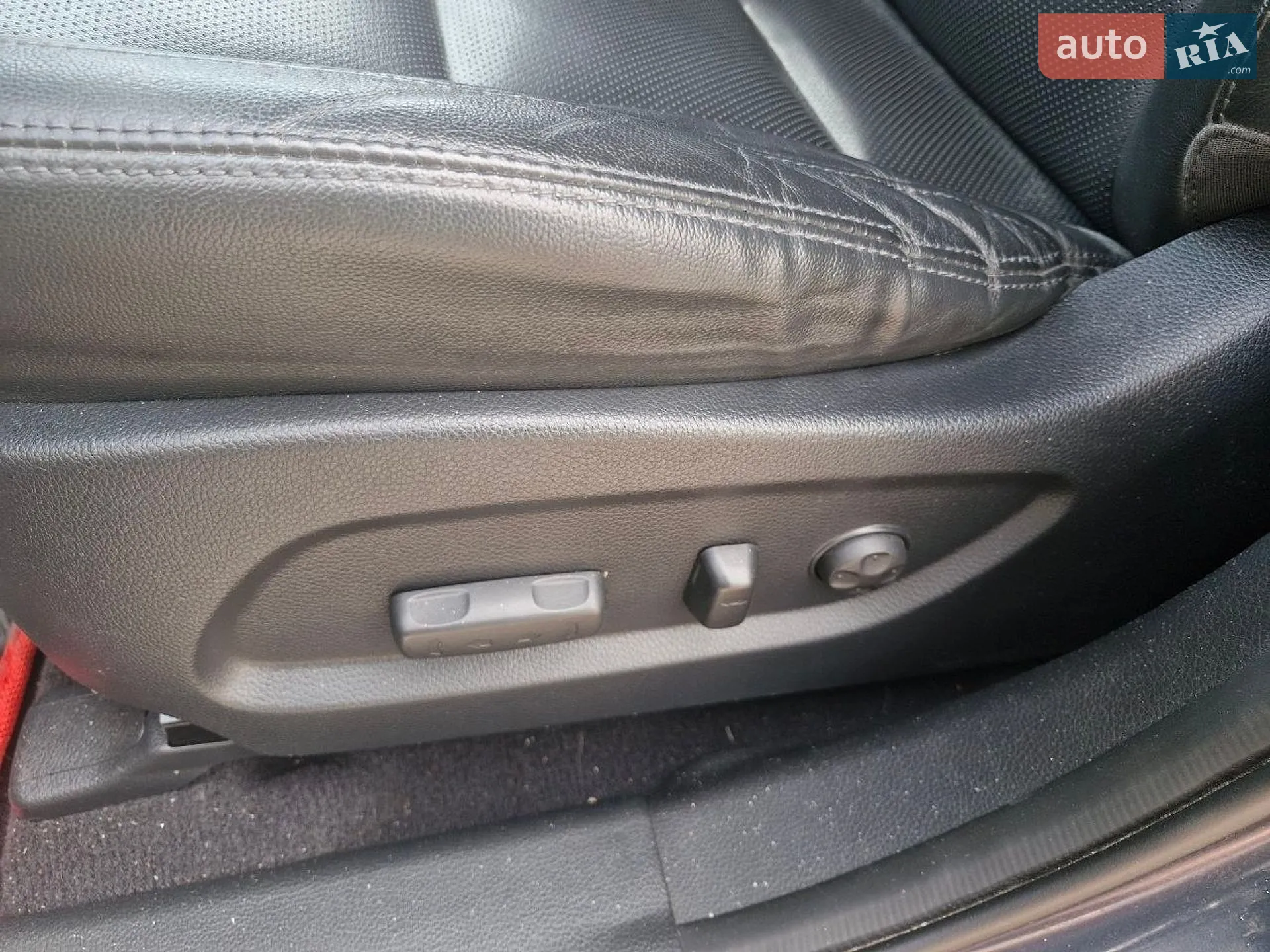 2016 Hyundai Santa Fe - мініатюра 32