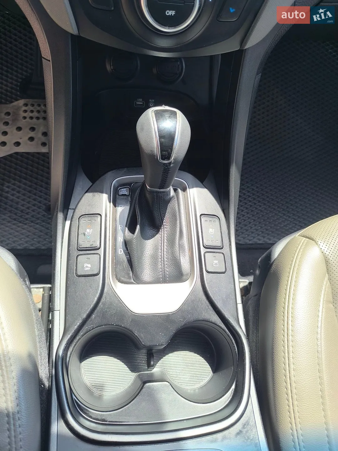 2016 Hyundai Santa Fe - мініатюра 23