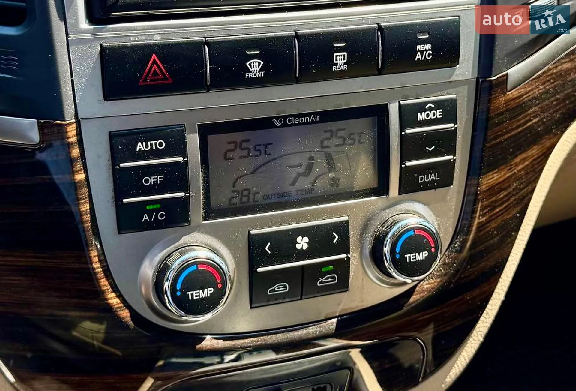 2011 Hyundai Santa Fe - мініатюра 18