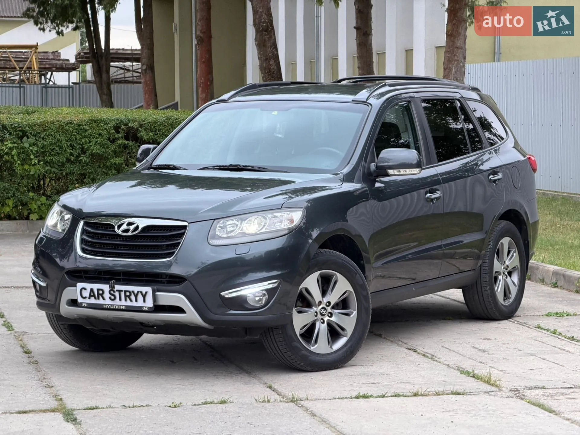 2011 Hyundai Santa Fe - мініатюра 12