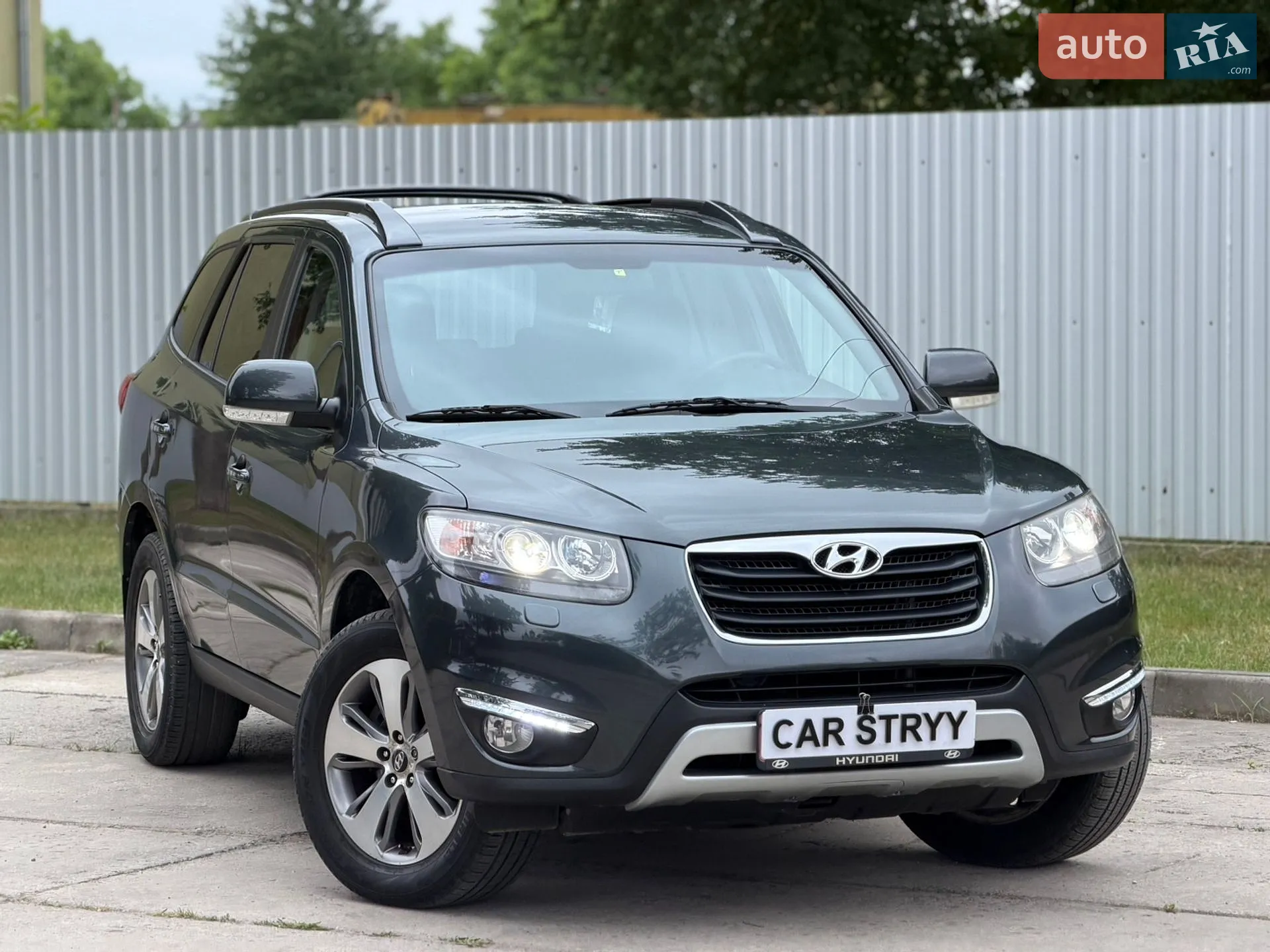2011 Hyundai Santa Fe - мініатюра 2