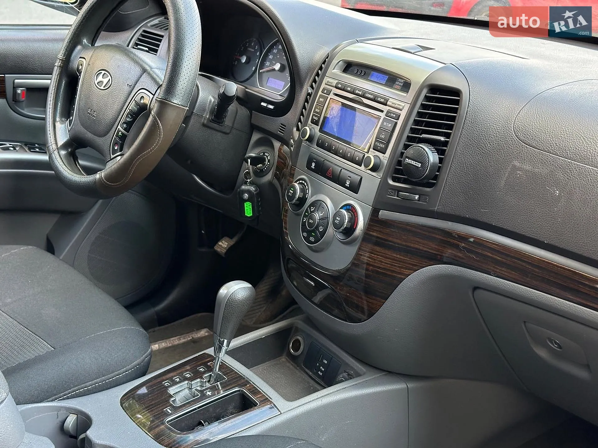 2010 Hyundai Santa Fe - мініатюра 18