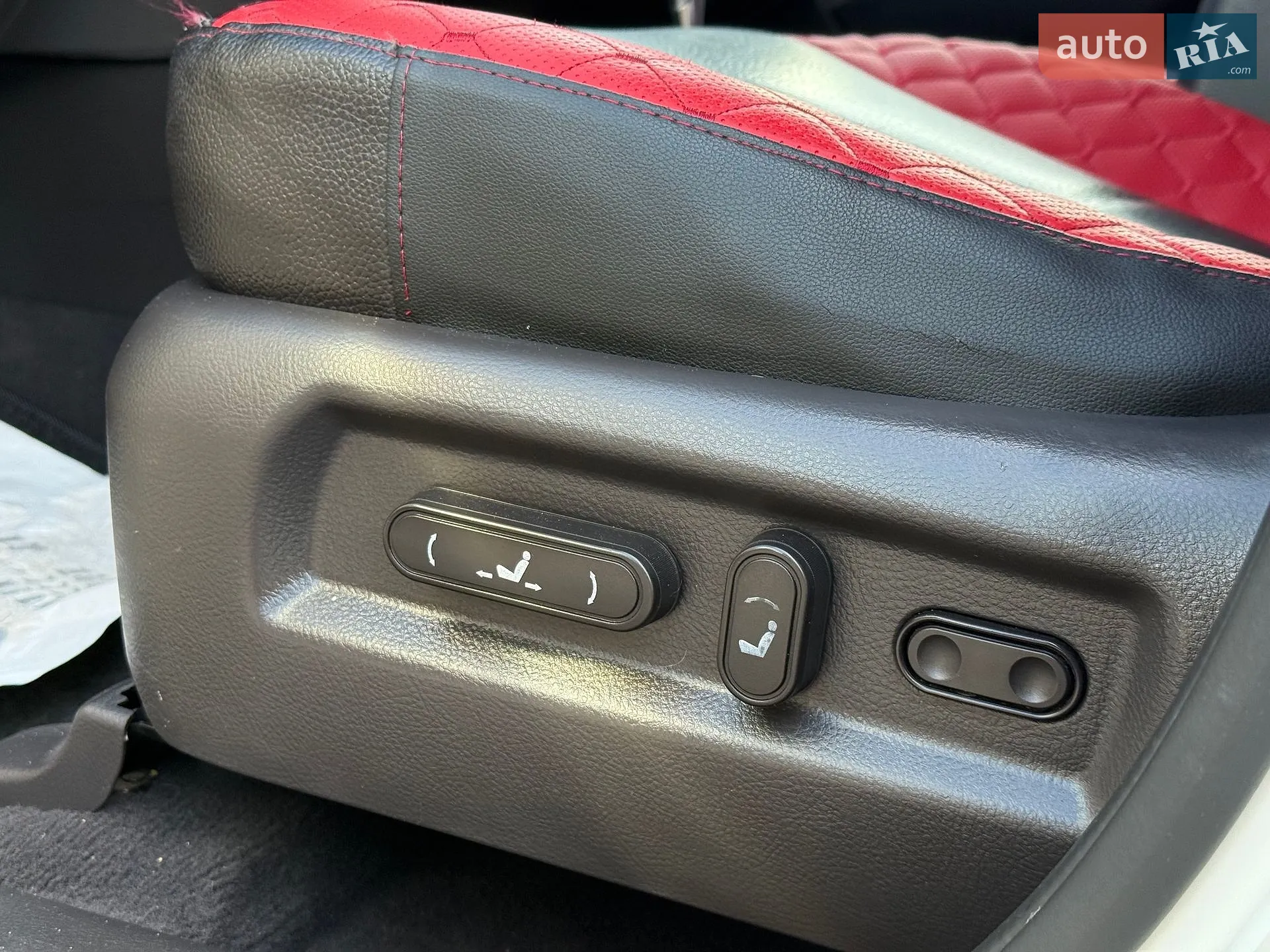 2011 Hyundai Santa Fe - мініатюра 17