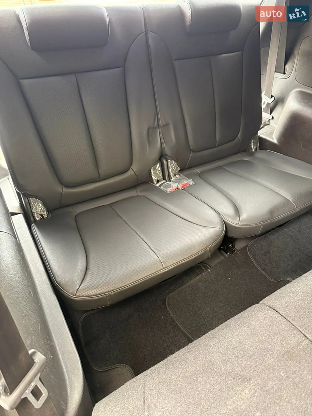 2011 Hyundai Santa Fe - мініатюра 9