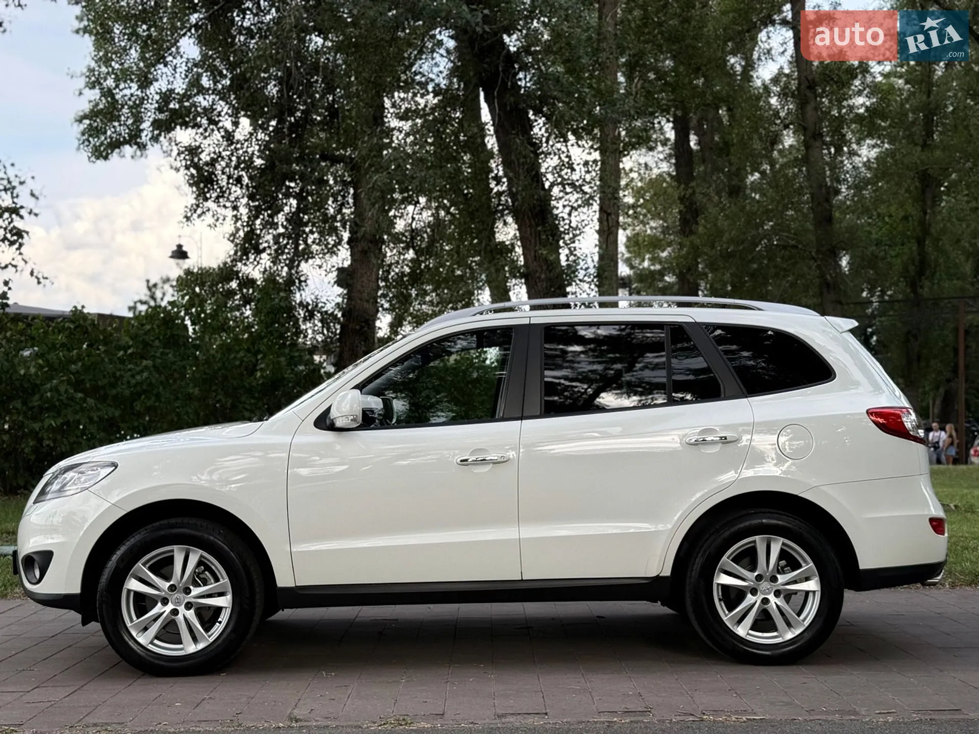 2011 Hyundai Santa Fe - мініатюра 12