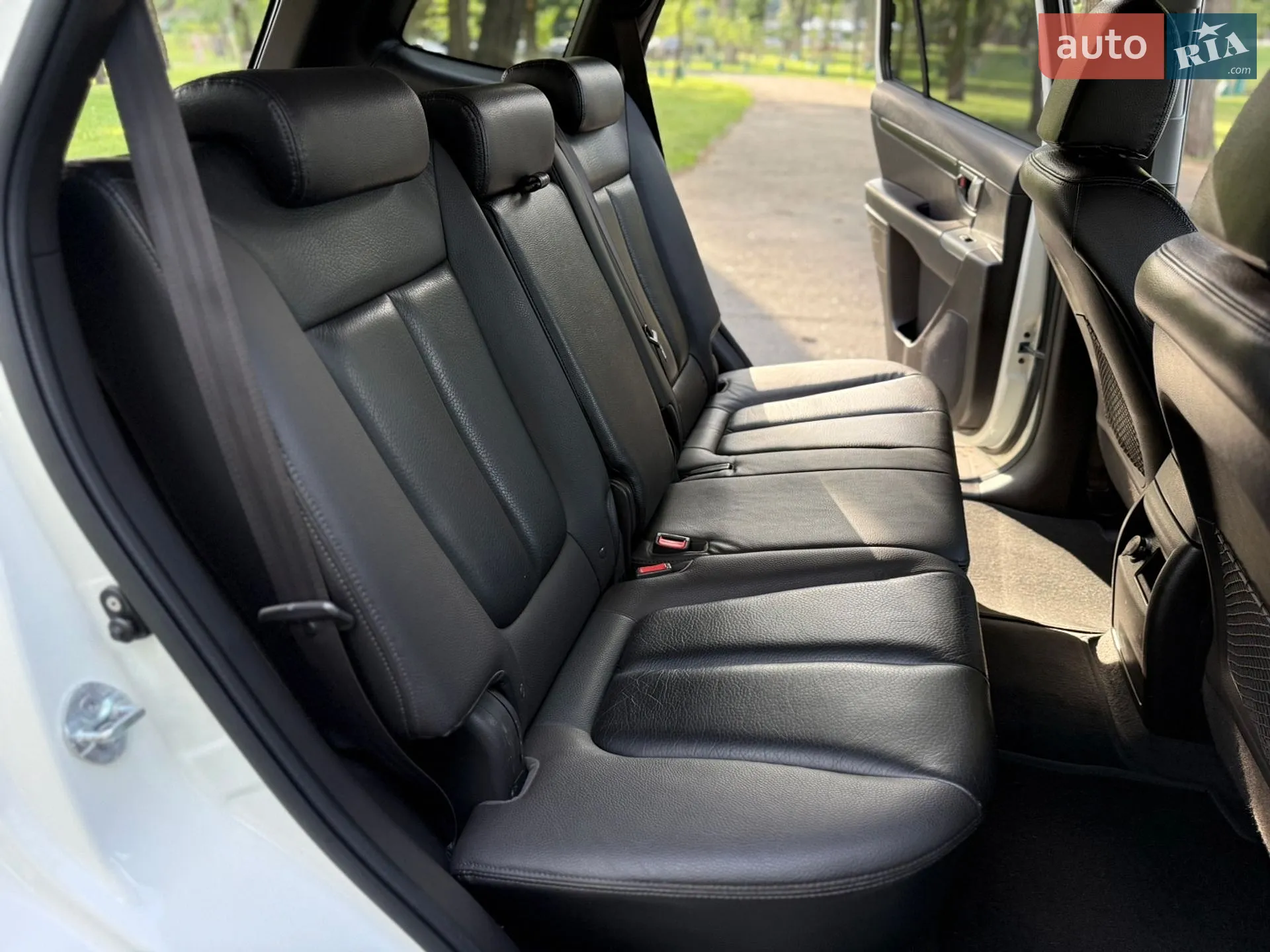 2011 Hyundai Santa Fe - мініатюра 27