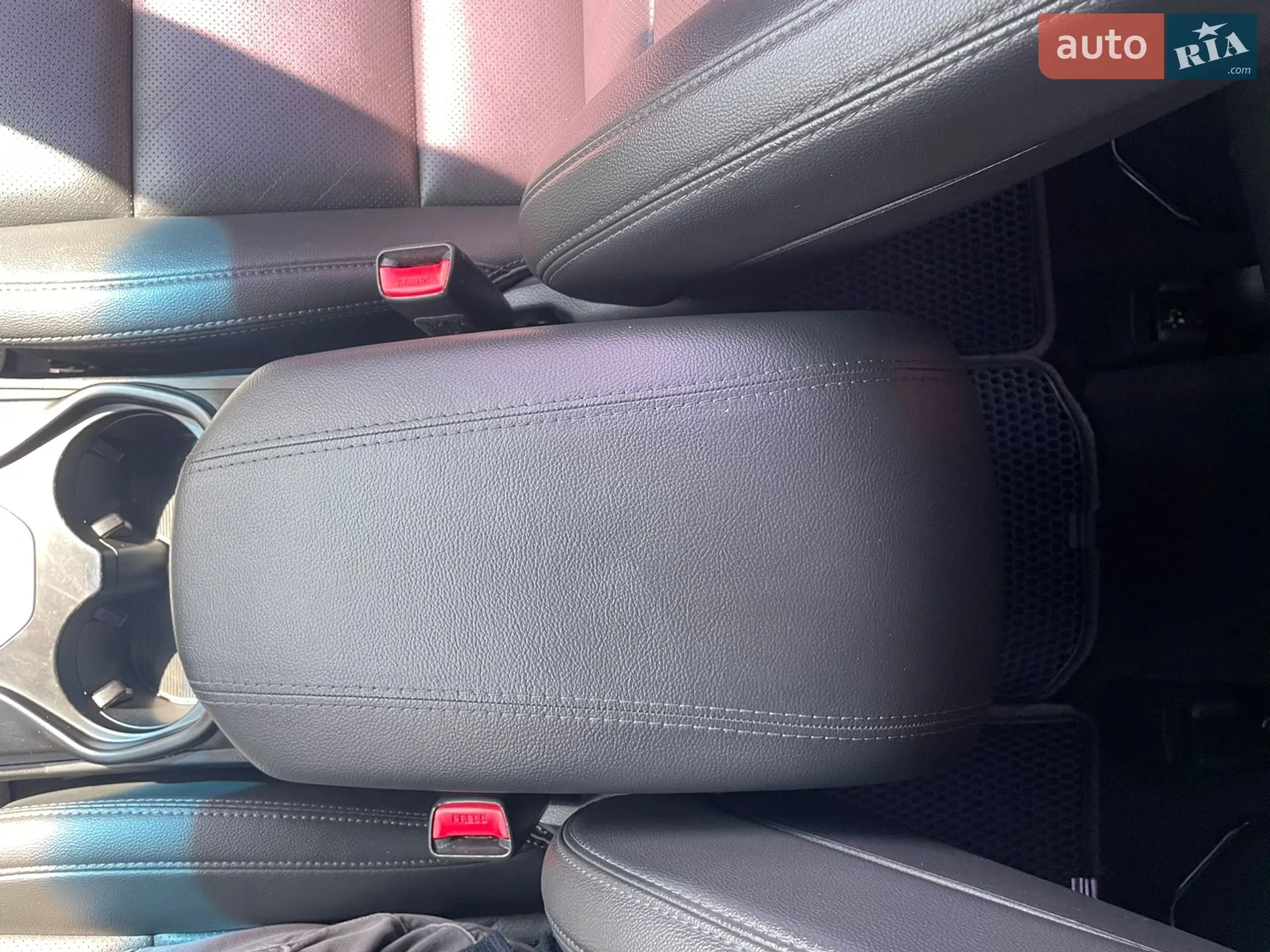 2015 Hyundai Santa Fe - мініатюра 41