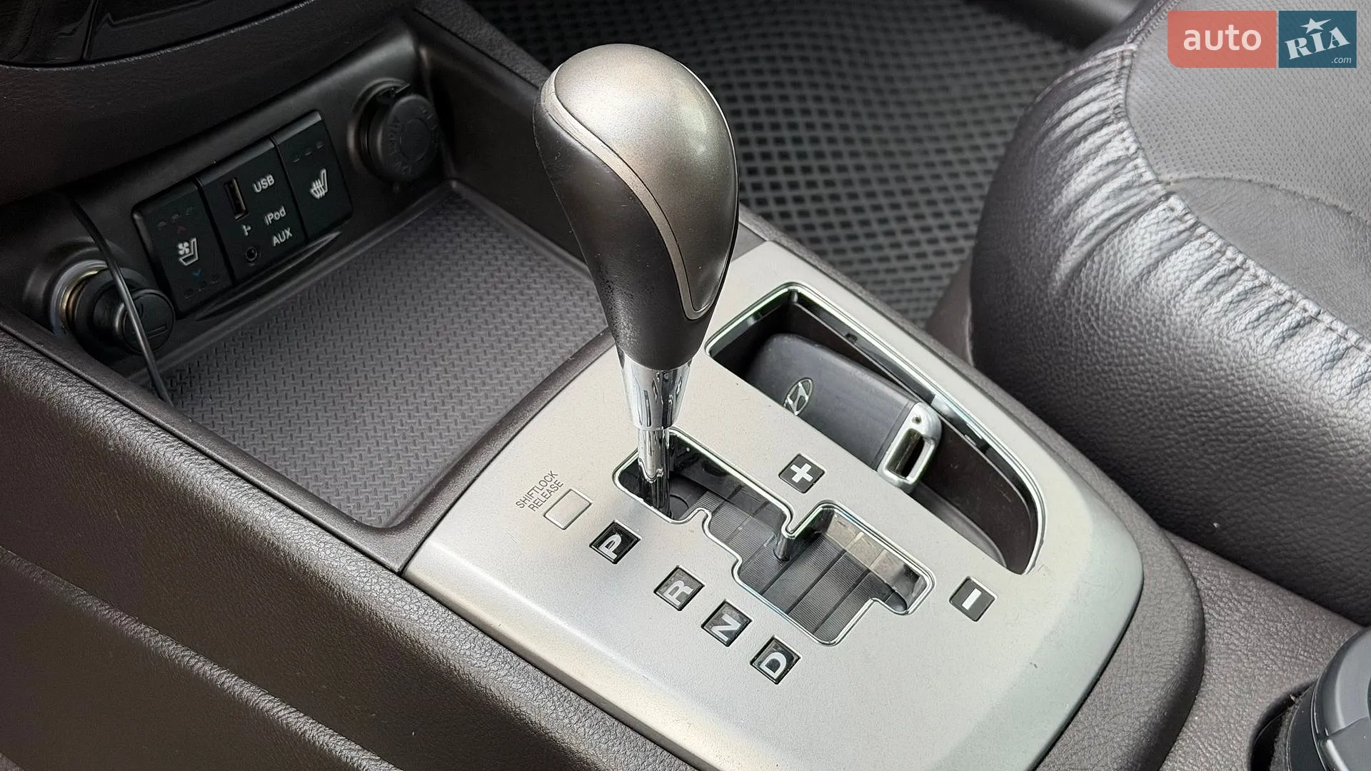 2011 Hyundai Santa Fe - мініатюра 21