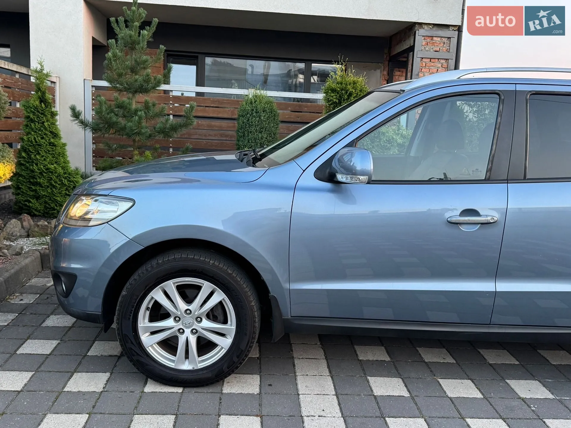 2010 Hyundai Santa Fe - мініатюра 27