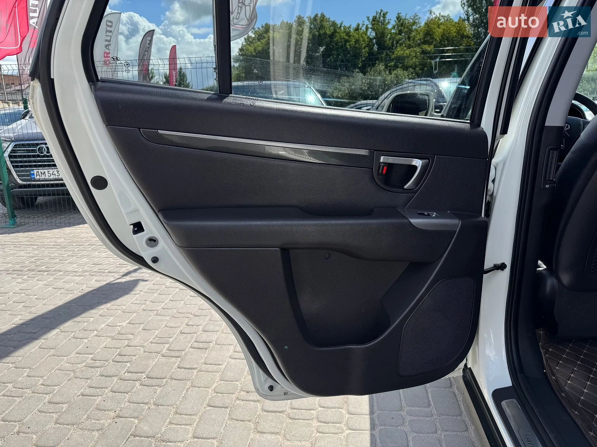2011 Hyundai Santa Fe - мініатюра 27