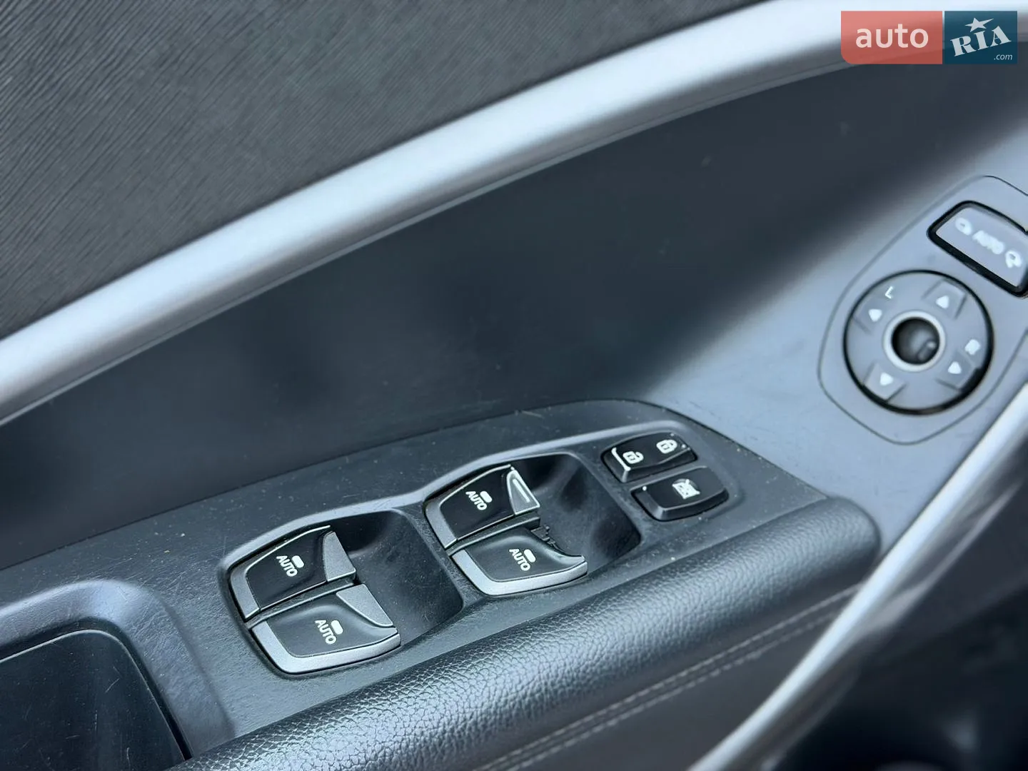 2012 Hyundai Santa Fe - мініатюра 36