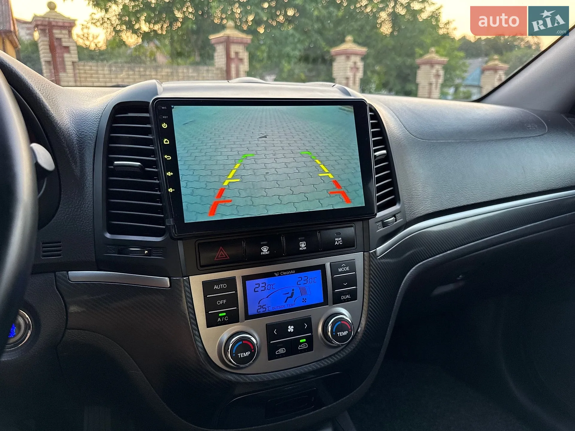 2010 Hyundai Santa Fe - мініатюра 27