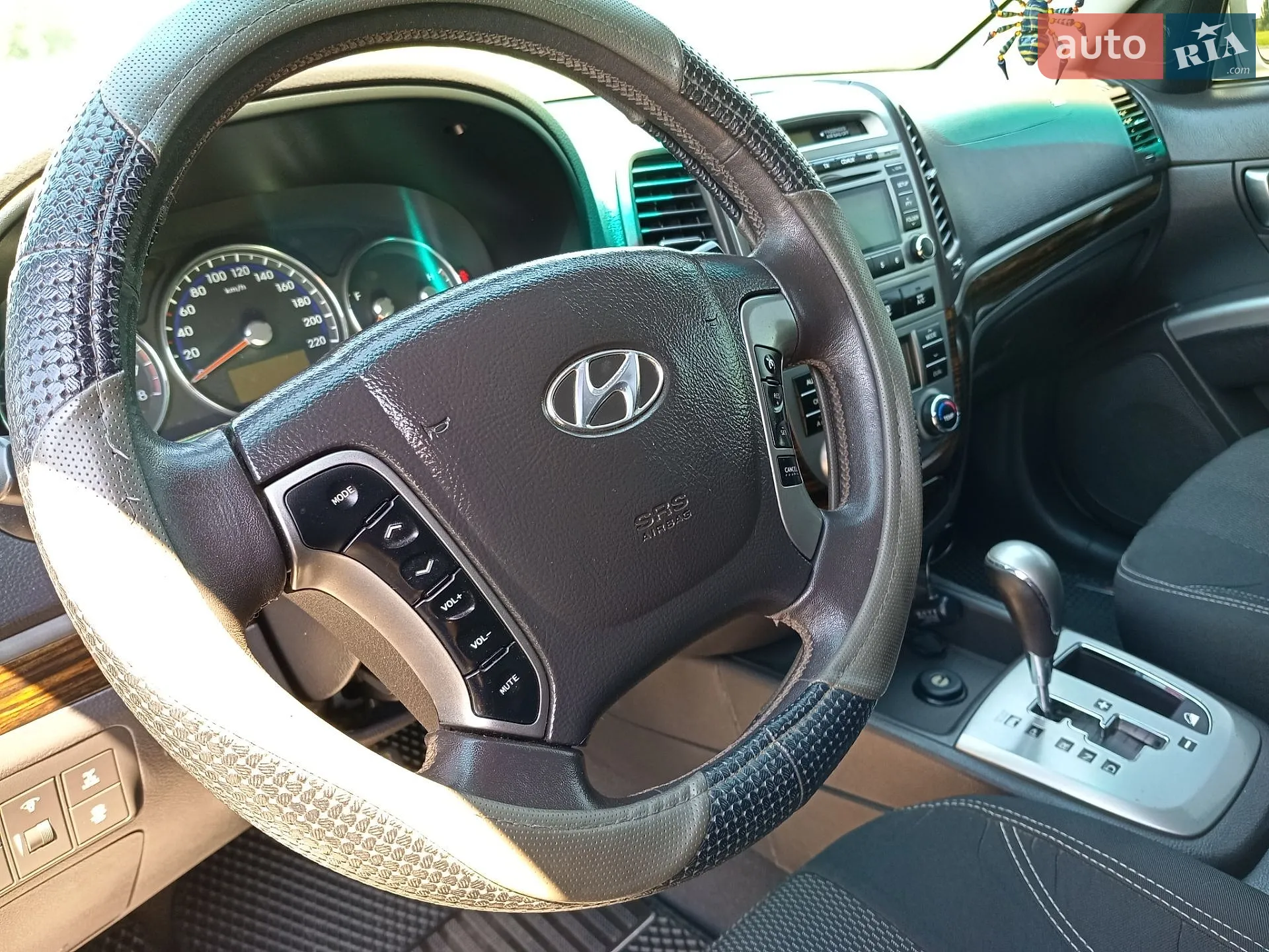 2011 Hyundai Santa Fe - мініатюра 16