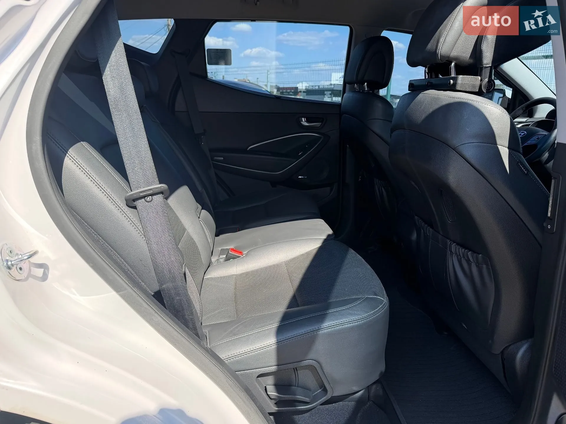 2015 Hyundai Santa Fe - мініатюра 29