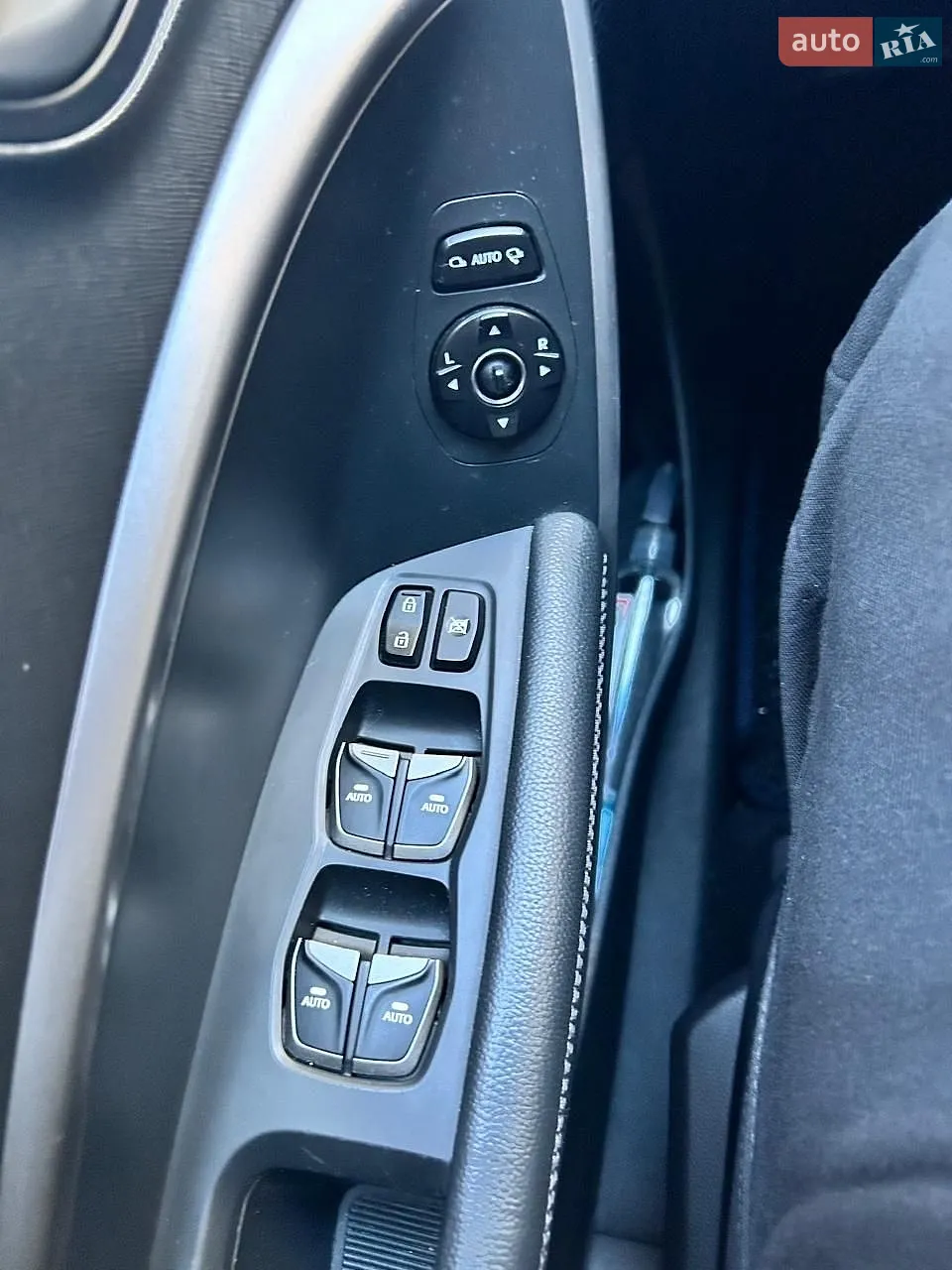 2015 Hyundai Santa Fe - мініатюра 13