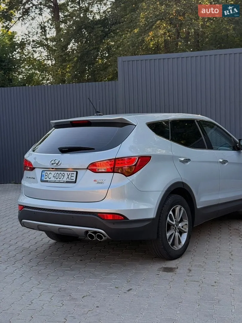 2012 Hyundai Santa Fe - мініатюра 17