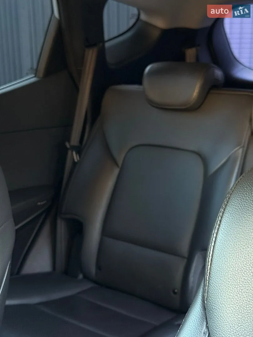 2012 Hyundai Santa Fe - мініатюра 40