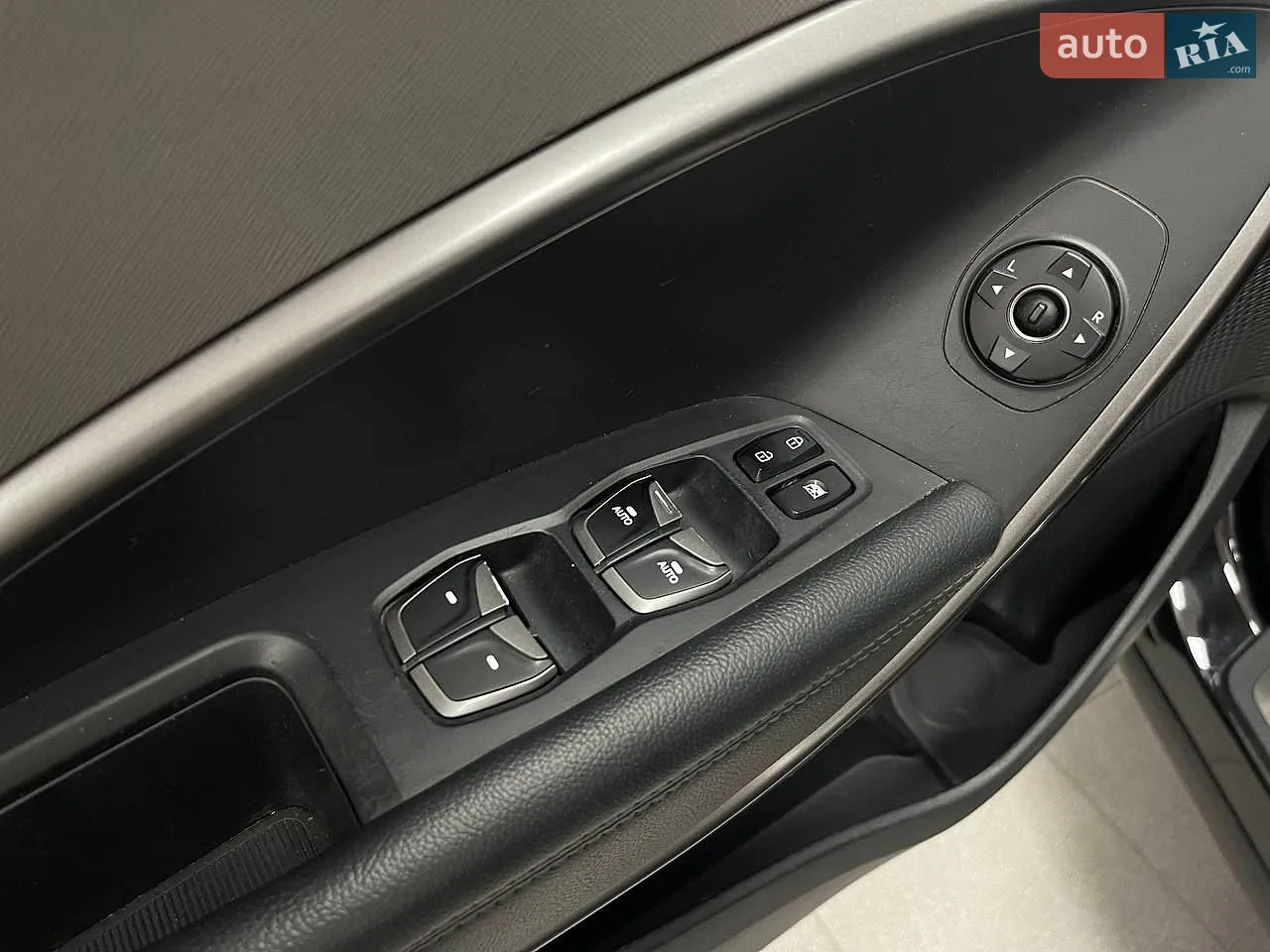 2016 Hyundai Santa Fe - мініатюра 25