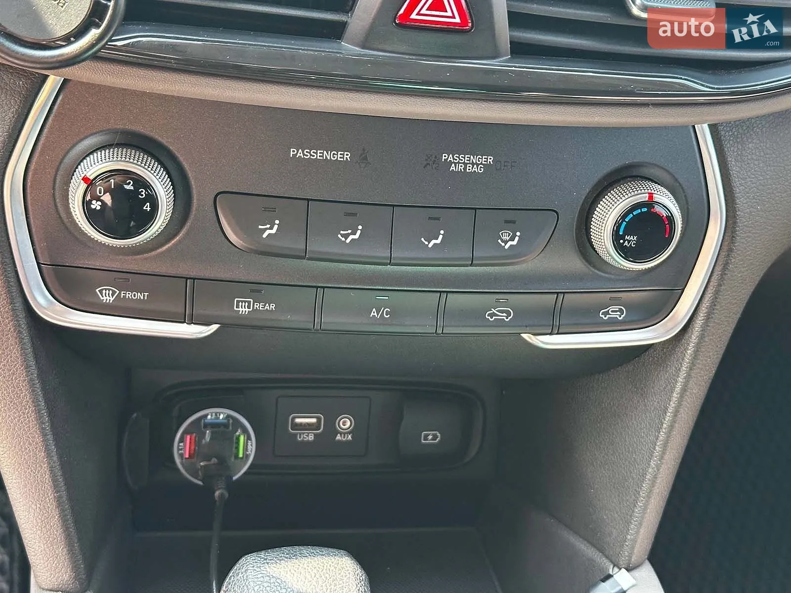 2019 Hyundai Santa Fe - мініатюра 18