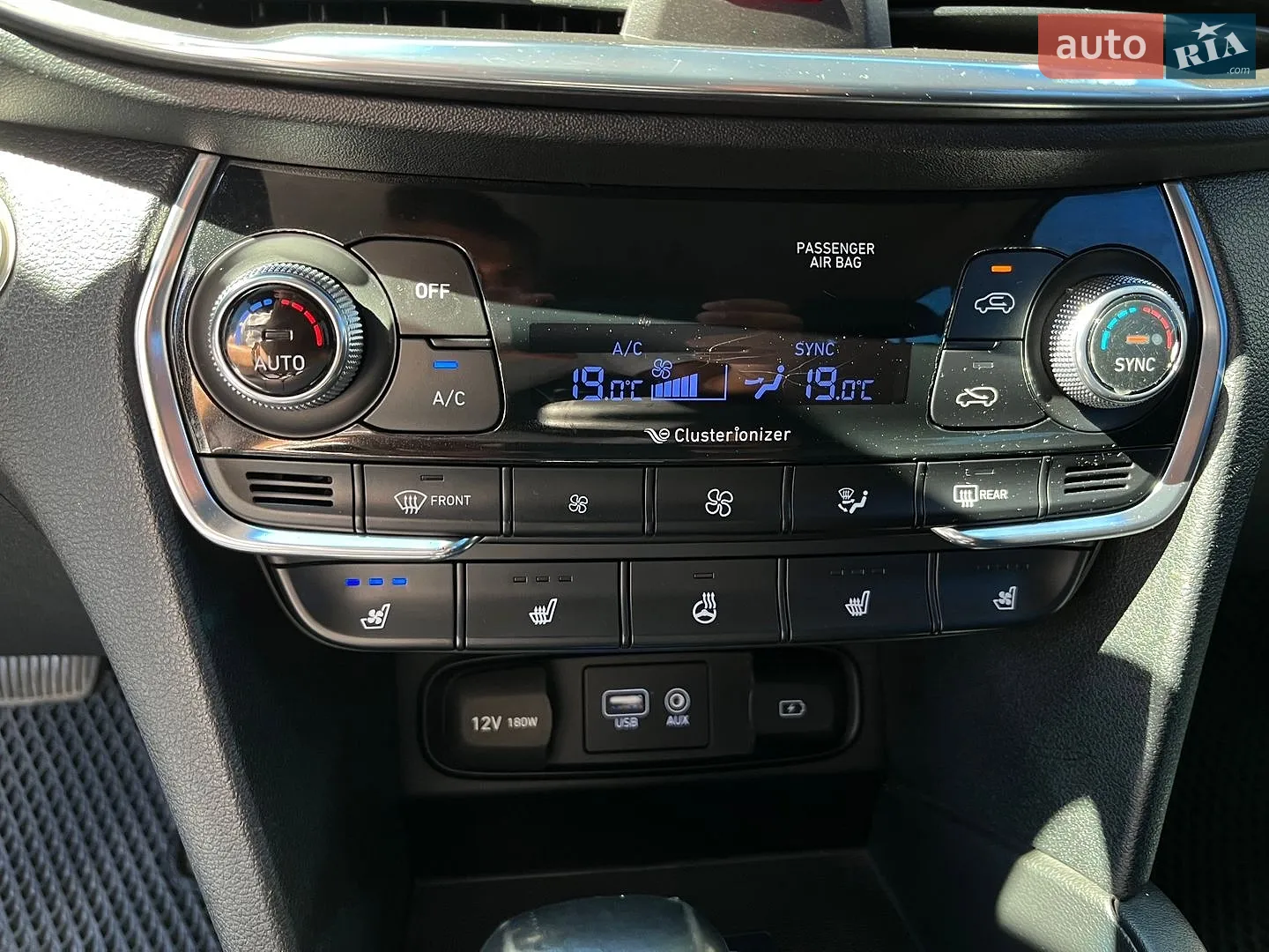 2019 Hyundai Santa Fe - мініатюра 16