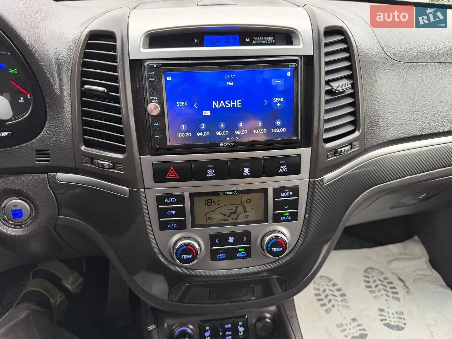 2011 Hyundai Santa Fe - мініатюра 16