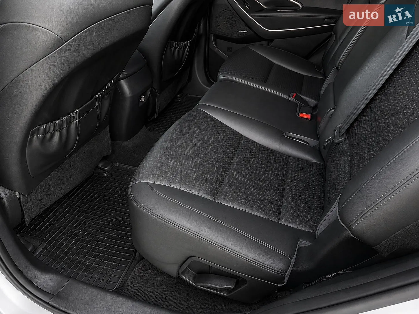 2012 Hyundai Santa Fe - мініатюра 27