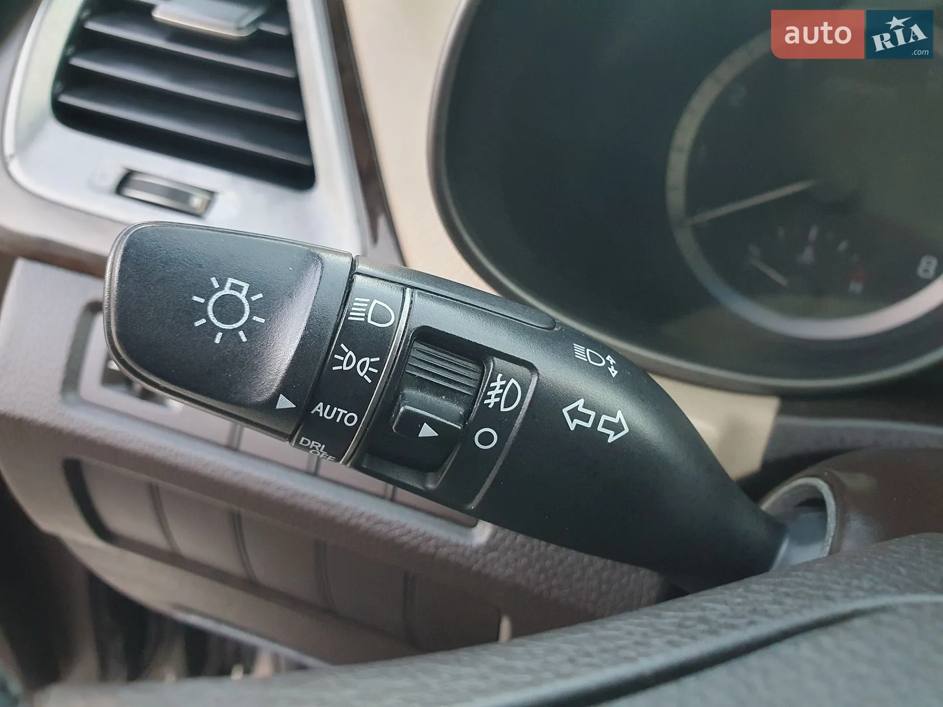 2017 Hyundai Santa Fe - мініатюра 26