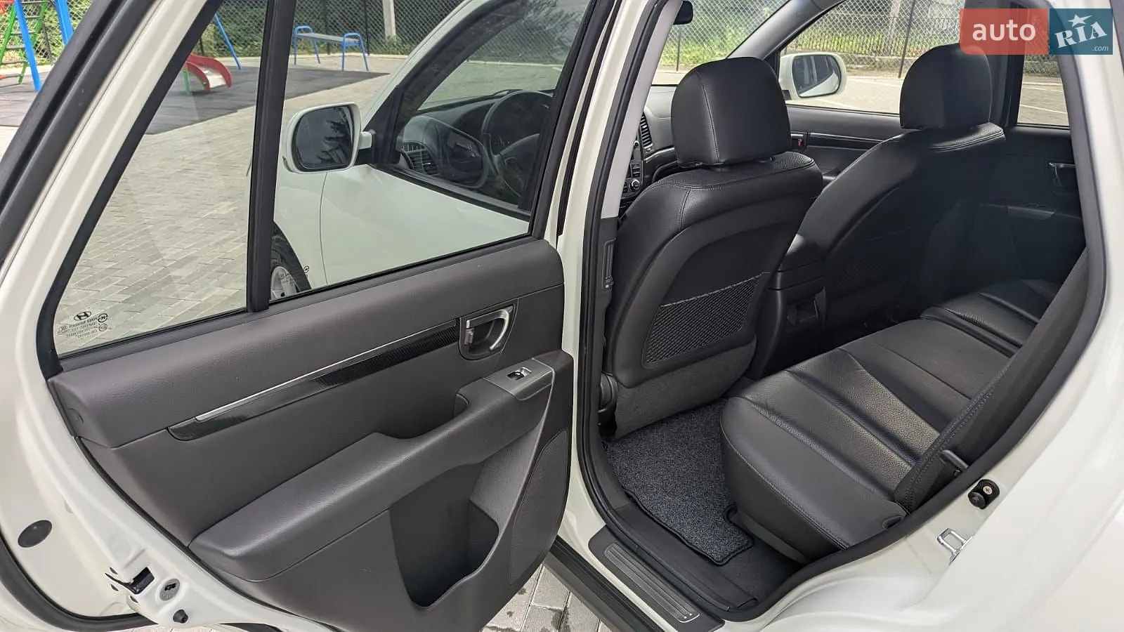 2011 Hyundai Santa Fe - мініатюра 14