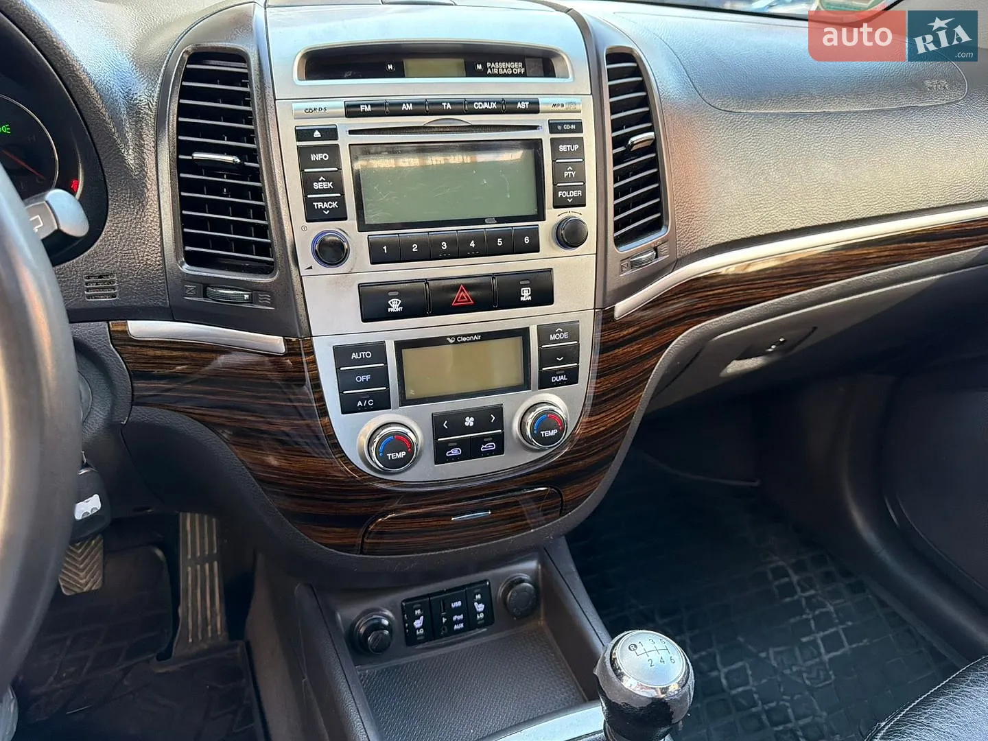 2011 Hyundai Santa Fe - мініатюра 28