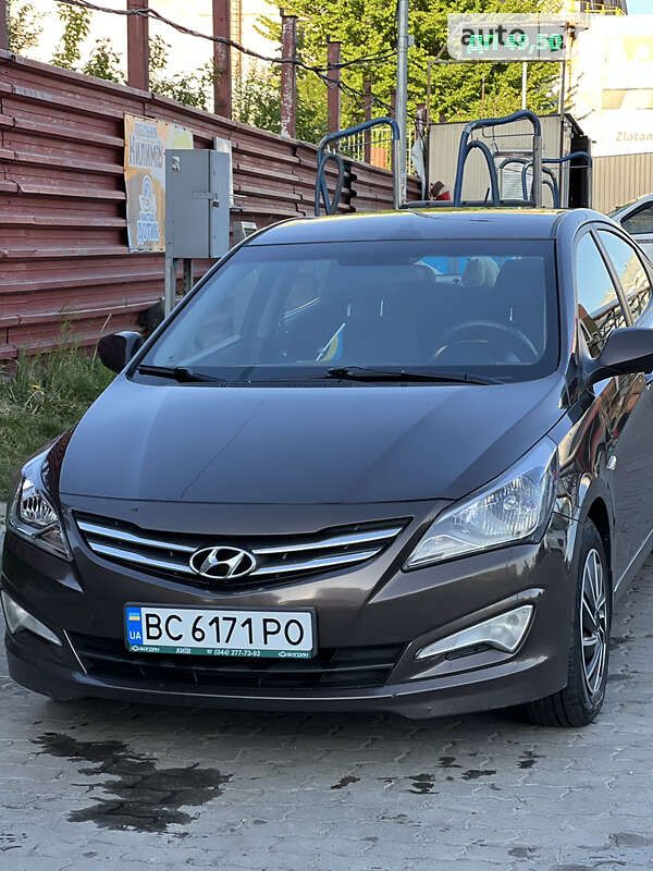 Седан Hyundai Solaris 2015 в Львове