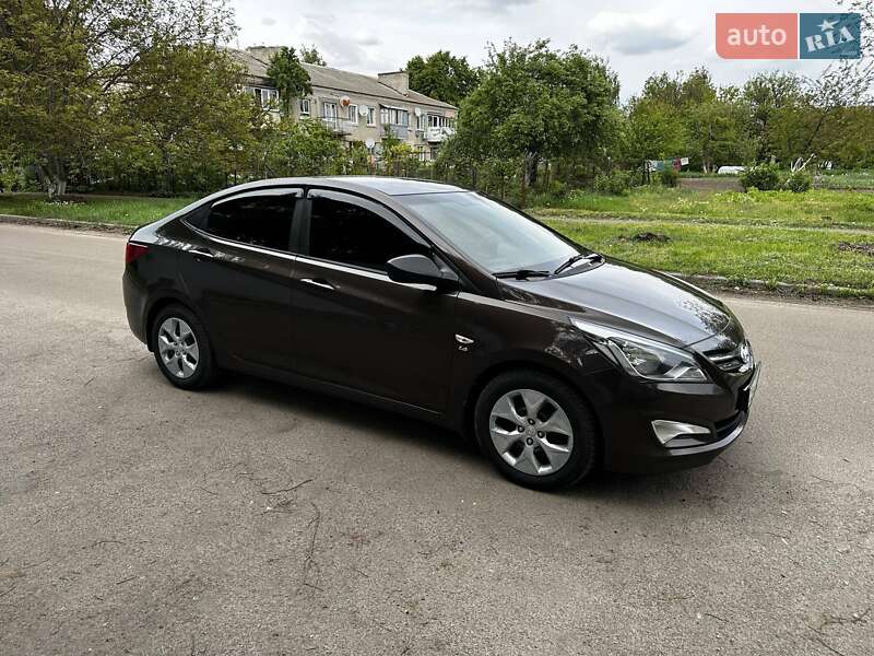 Седан Hyundai Solaris 2016 в Бобровице