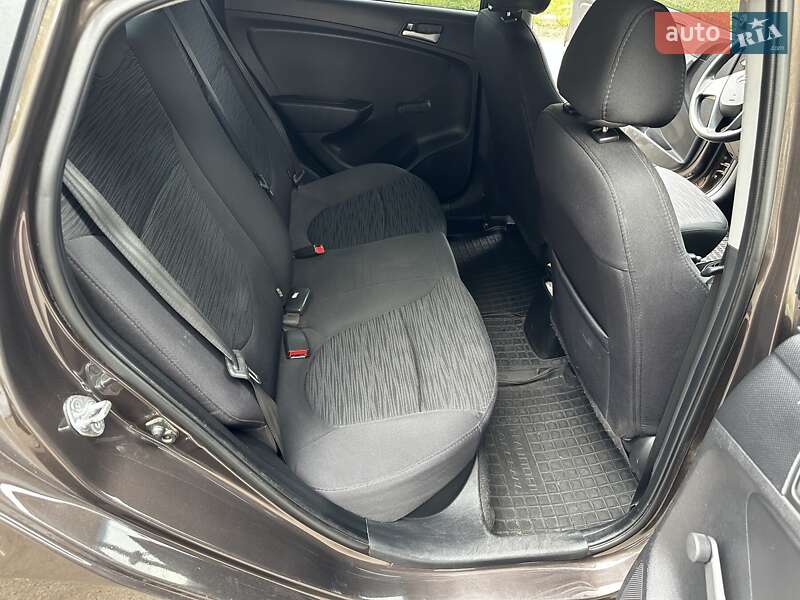 Седан Hyundai Solaris 2016 в Бобровице