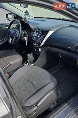 Седан Hyundai Solaris 2015 в 