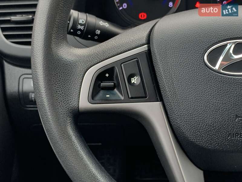 Седан Hyundai Solaris 2016 в Бердичеве