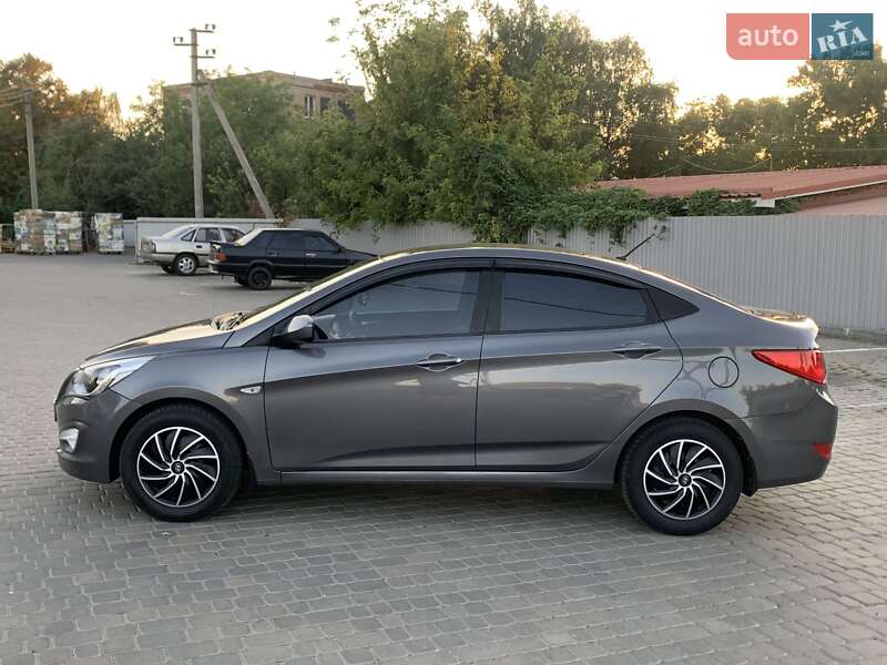 Седан Hyundai Solaris 2015 в Козельщине